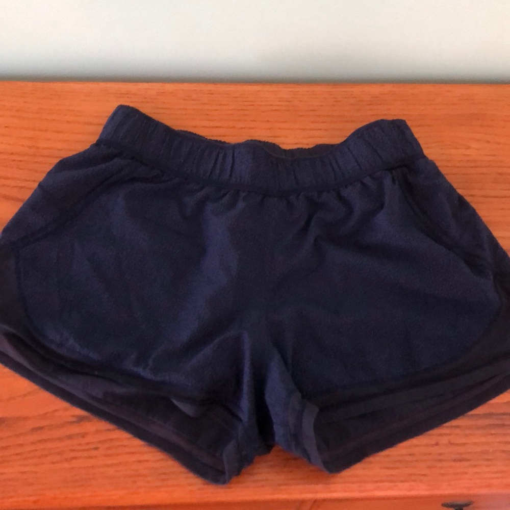 Reversible Lululemon tracker shorts size 6